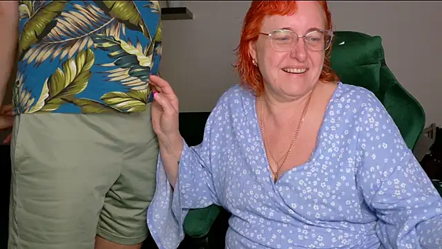 Snapshot of JoannaAndNeighbour chatting on July 9, 2026, 7:56 am JoannaAndNeighbour online show from July 9, 2026, 7:56 am
