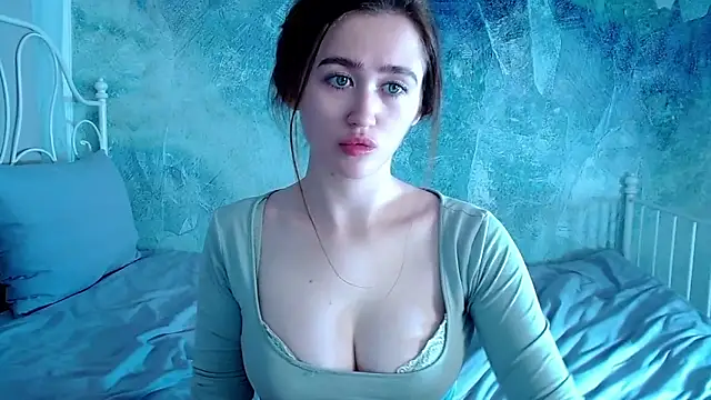 millllina online show from April 13, 2026, 3:28 pm