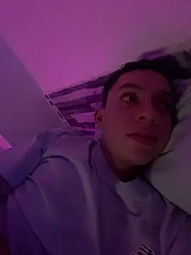 davinalhot online show from April 19, 2026, 4:39 pm