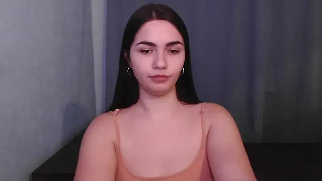 Snapshot of HannahMeid chatting on December 13, 2024, 6:49 pm HannahMeid online show from December 13, 2024, 6:49 pm