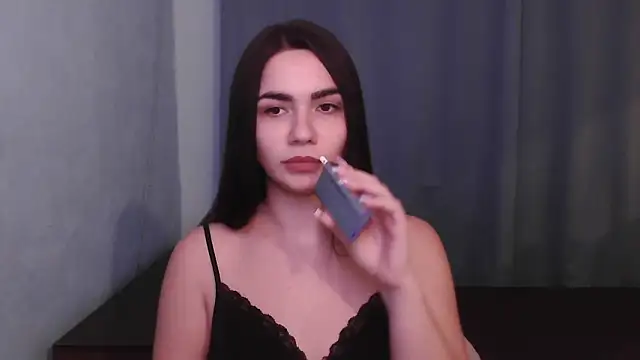 Snapshot of HannahMeid chatting on December 14, 2024, 7:36 pm HannahMeid online show from December 14, 2024, 7:36 pm
