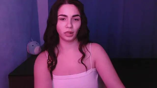 Snapshot of HannahMeid chatting on December 16, 2024, 7:54 pm HannahMeid online show from December 16, 2024, 7:54 pm