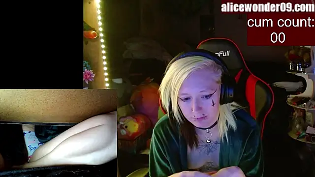 alicewonder09 online show from February 3, 2025, 4:46 am