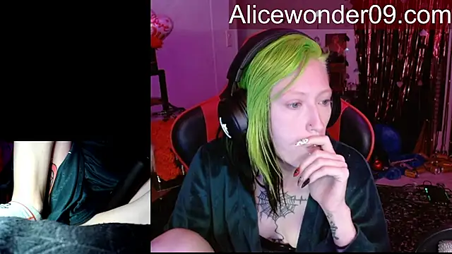 alicewonder09 online show from February 17, 2026, 8:11 am