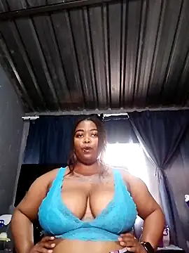 Snapshot of caramelbooty69 chatting on September 17, 2025, 12:29 pm caramelbooty69 online show from September 17, 2025, 12:29 pm