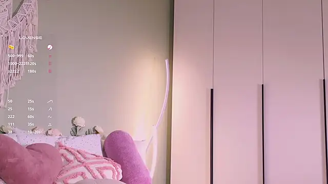 Snapshot of Rinas_secret chatting on October 17, 2025, 7:22 am Rinas secret online show from October 17, 2025, 7:22 am