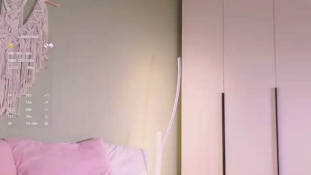 Snapshot of Rinas_secret chatting on October 31, 2025, 9:54 am Rinas secret online show from October 31, 2025, 9:54 am