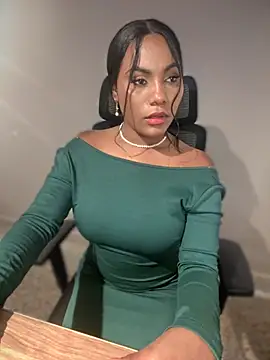 Sara Boom online show from December 5, 2025, 3:04 am