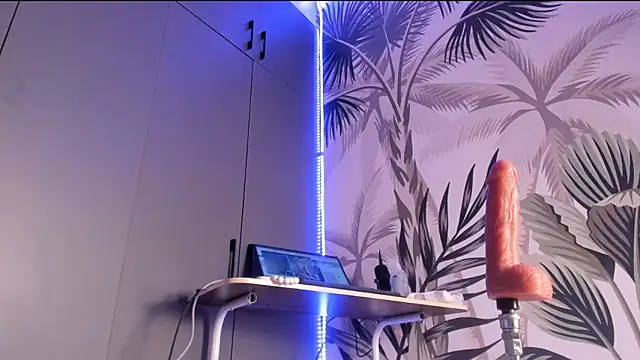 sugar-mirie online show from September 12, 2025, 12:27 pm