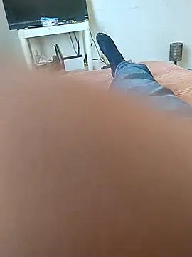 Snapshot of Pziko chatting on October 25, 2025, 9:42 pm Pziko online show from October 25, 2025, 9:42 pm