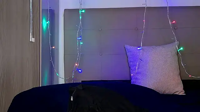 AnnJey online show from December 8, 2024, 8:36 pm