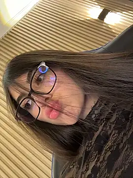 Sarasanders 4 online show from October 20, 2025, 12:44 am