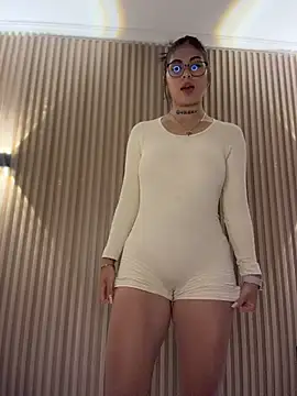 Sarasanders 4 online show from February 24, 2026, 2:09 am