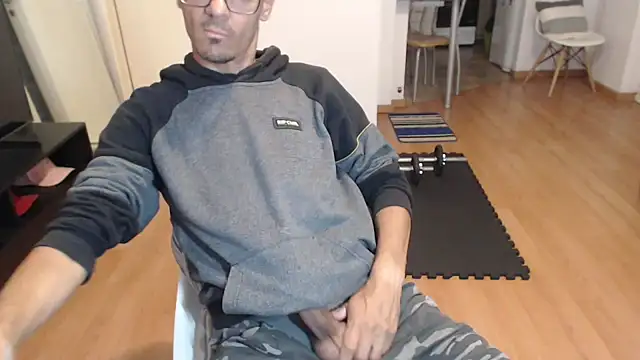 guachin hunk online show from October 14, 2025, 6:20 pm