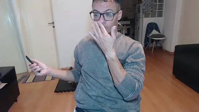 guachin hunk online show from June 3, 2026, 2:03 am