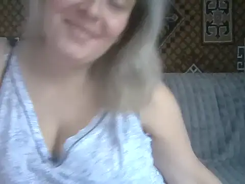 Snapshot of Diana_Britt chatting on October 17, 2025, 6:16 am Diana Britt online show from October 17, 2025, 6:16 am