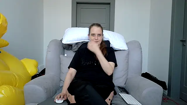 LadyChantale online show from July 25, 2026, 7:17 am