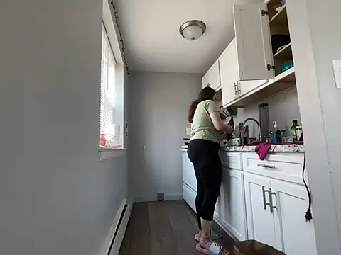 Snowbunnycake 131 online show from November 24, 2025, 8:19 pm