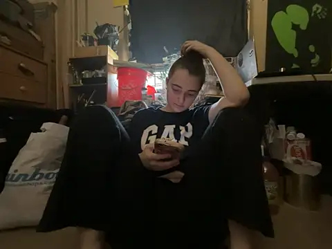 Snowbunnycake 131 online show from June 4, 2026, 10:49 pm