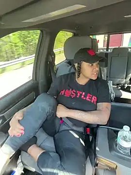 HaloRodeoLover2 online show from April 18, 2026, 3:05 pm