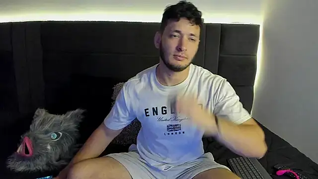 alejandro  2 online show from October 15, 2025, 4:29 pm