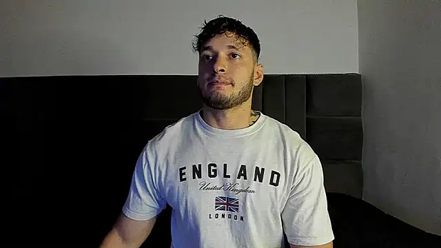 alejandro  2 online show from November 12, 2025, 8:08 pm