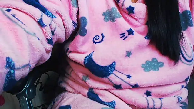 sahtlove1 online show from September 14, 2025, 5:17 am