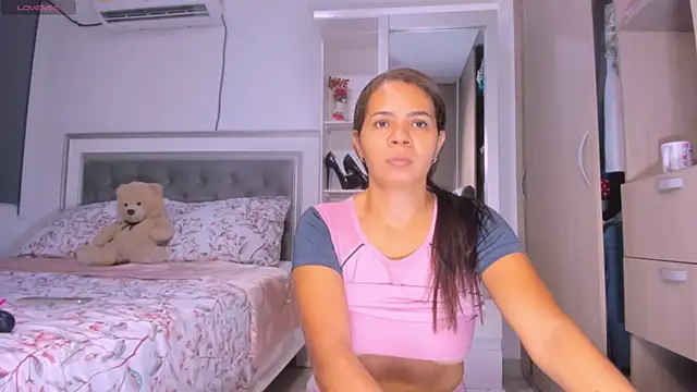 sharonDulce online show from February 9, 2025, 2:17 am