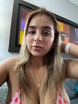 oriana zoeee online show from December 1, 2024, 9:48 pm