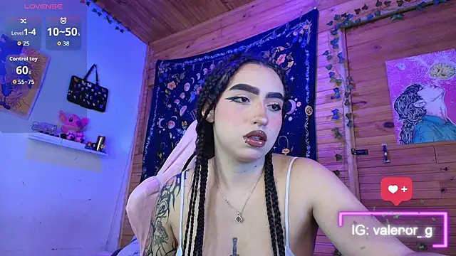 valenor  online show from November 26, 2025, 3:07 am