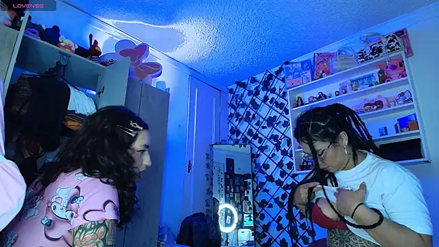 valenor  online show from May 16, 2026, 4:09 am