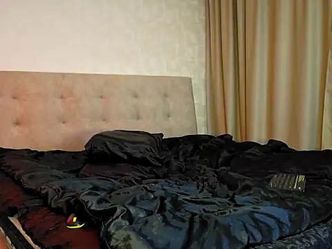 -Yummybabes- online show from December 5, 2025, 6:37 pm