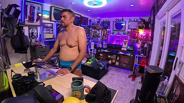 Briefs bud online show from February 15, 2026, 3:36 am