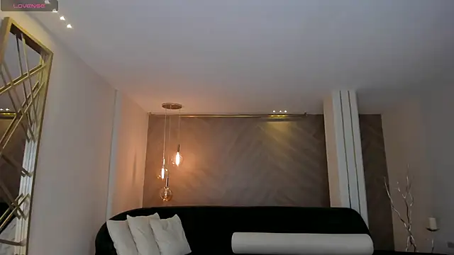 Snapshot of NiaHolland chatting on October 9, 2025, 6:06 pm NiaHolland online show from October 9, 2025, 6:06 pm