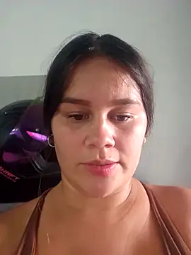 sweet lucia online show from February 16, 2026, 10:06 pm