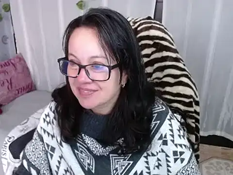 Sonialorens  online show from February 13, 2025, 2:09 pm