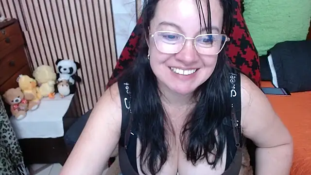 Sonialorens  online show from October 4, 2025, 8:40 pm