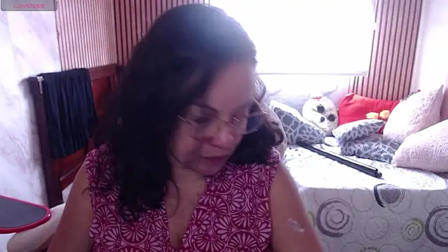 Snapshot of Sonialorens_ chatting on May 22, 2026, 4:45 pm Sonialorens online show from May 22, 2026, 4:45 pm