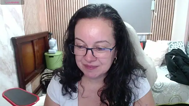 Snapshot of Sonialorens_ chatting on May 30, 2026, 10:40 pm Sonialorens online show from May 30, 2026, 10:40 pm