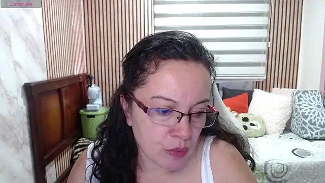 Snapshot of Sonialorens_ chatting on June 2, 2026, 9:39 pm Sonialorens online show from June 2, 2026, 9:39 pm