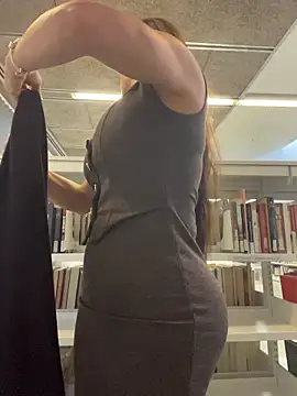 Snapshot of angelitasexy81 chatting on November 18, 2025, 10:09 am angelitasexy81 online show from November 18, 2025, 10:09 am