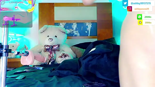 ashley 19xx online show from November 30, 2025, 8:18 am