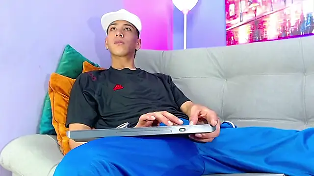 Robert Kingg online show from February 6, 2025, 6:51 am