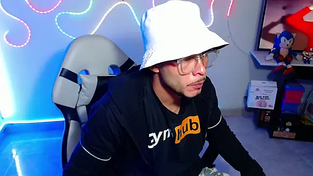 Snapshot of sebastian_horny chatting on October 3, 2025, 7:49 am sebastian horny online show from October 3, 2025, 7:49 am