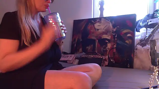 Lisavontease online show from June 22, 2026, 7:16 am