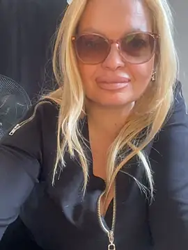 Lisavontease online show from July 5, 2026, 12:12 pm