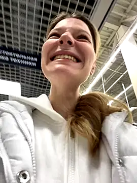 MaryHiggins online show from October 18, 2025, 9:10 am