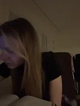 MaryHiggins online show from April 5, 2026, 7:22 pm