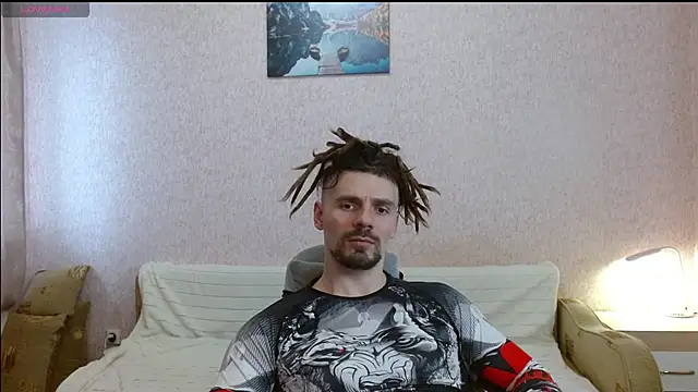 Aestheticguy101 online show from May 16, 2026, 1:32 pm
