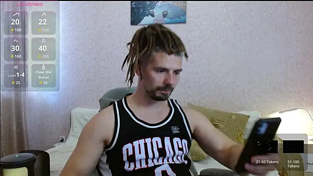 Aestheticguy101 online show from July 4, 2026, 10:32 am